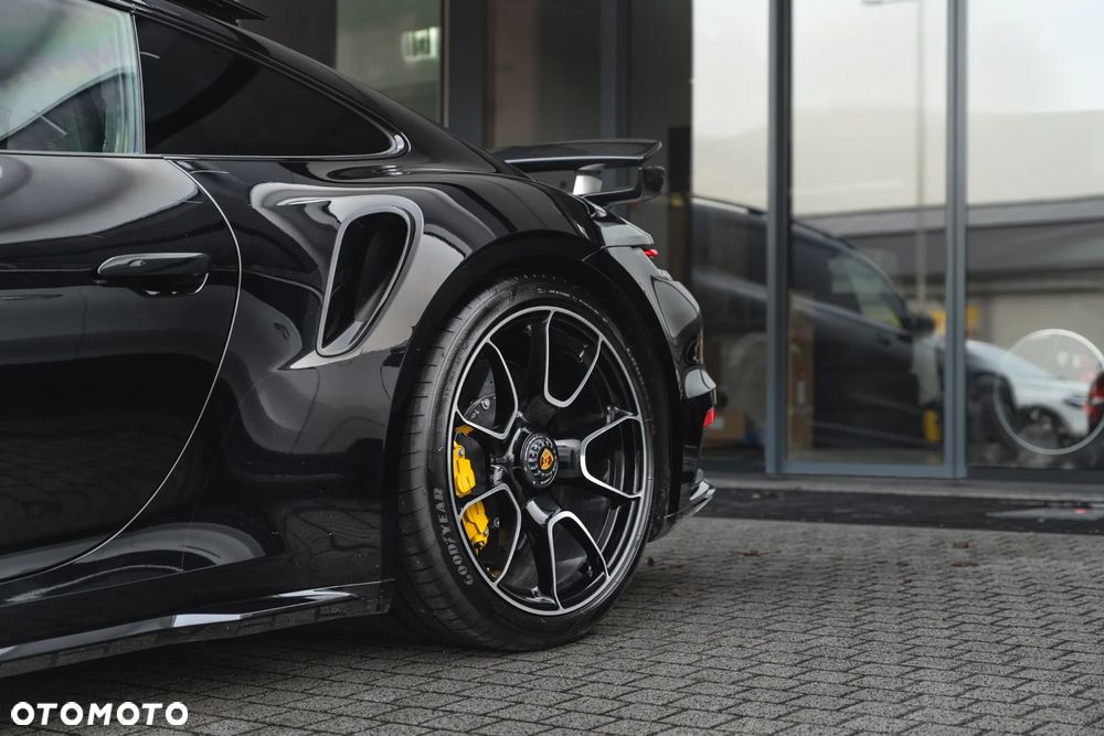 Porsche 911 Turbo S - 4
