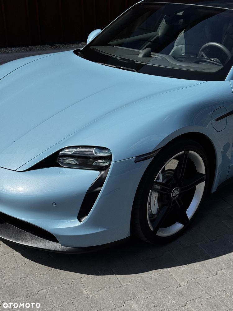 Porsche Taycan - 17