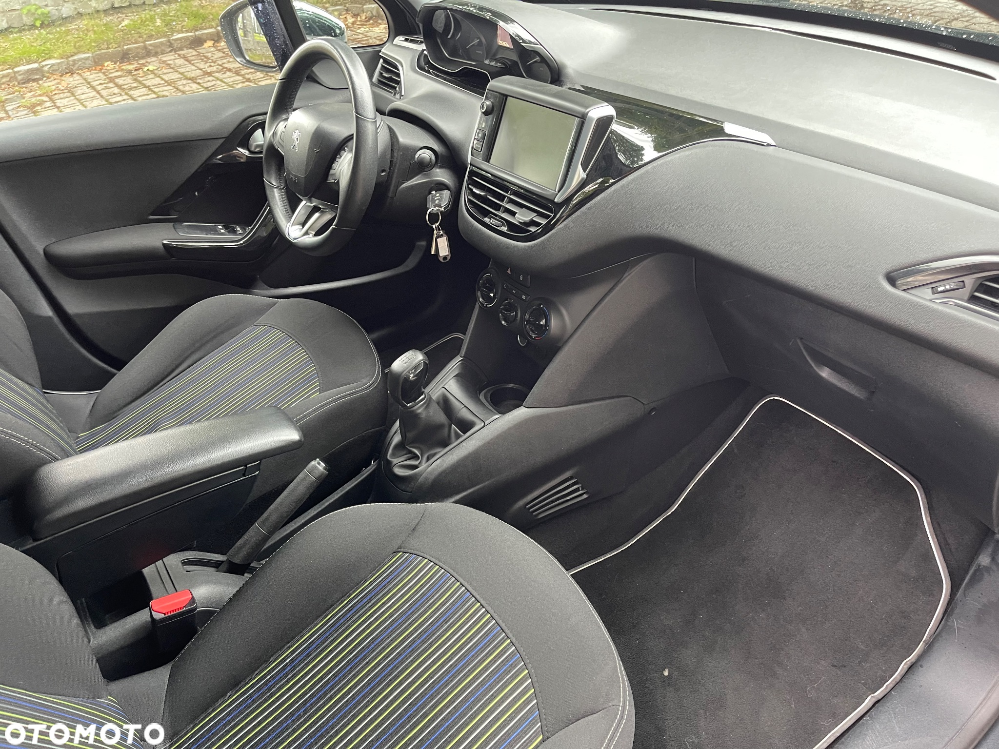 Peugeot 208 1.2 PureTech Allure - 11
