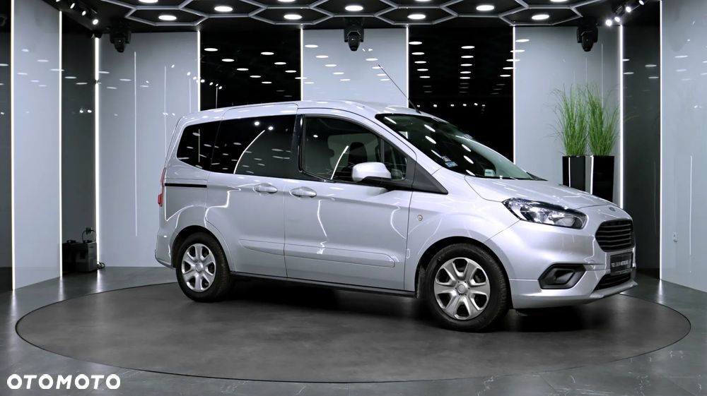 Ford Tourneo Courier - 11