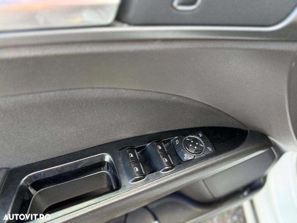 Ford Mondeo 2.0 TDCi Powershift Titanium - 17