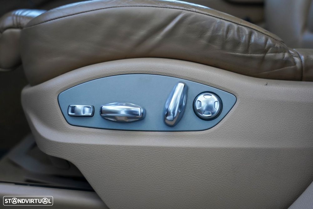 Porsche Cayenne - 16