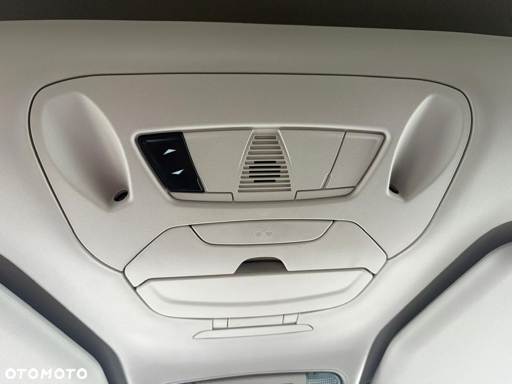 Ford Tourneo Connect Grand - 33