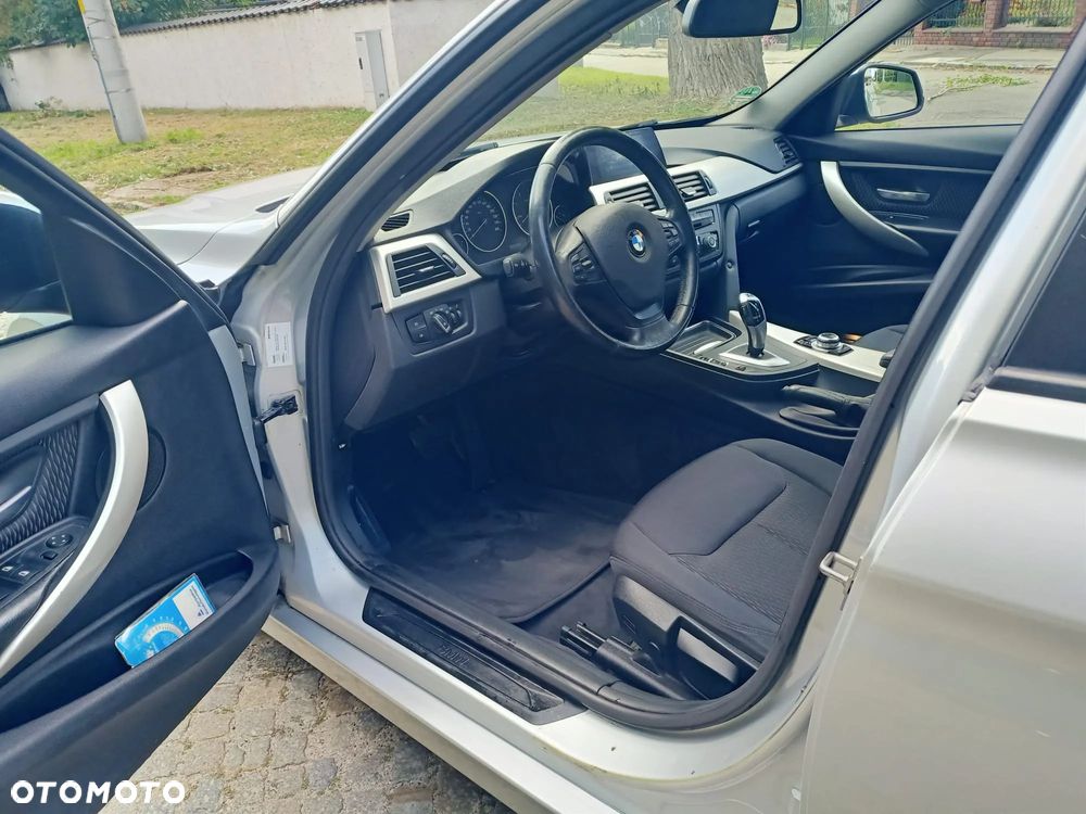 BMW Seria 3 - 16