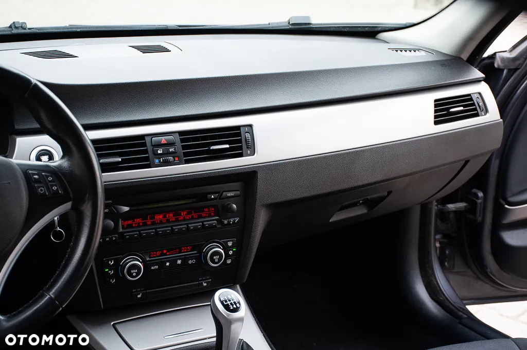 BMW Seria 3 - 33