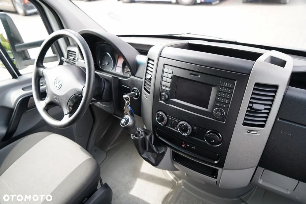 Volkswagen CRAFTER / KONTENER / 2017 ROK / BLIŹNIAK / 3 MIEJSCA / SPROWADZONY / PO KONTRAKCIE SERWISOWYM - 28