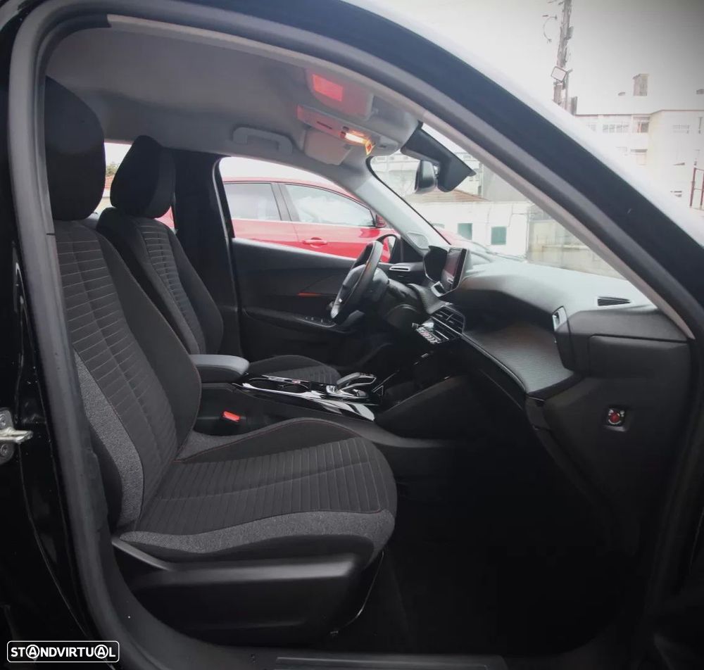 Peugeot e-2008 50 kWh Active - 25