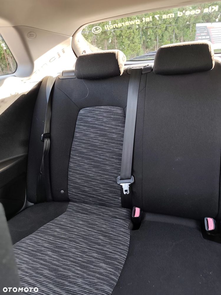 Kia Ceed - 26