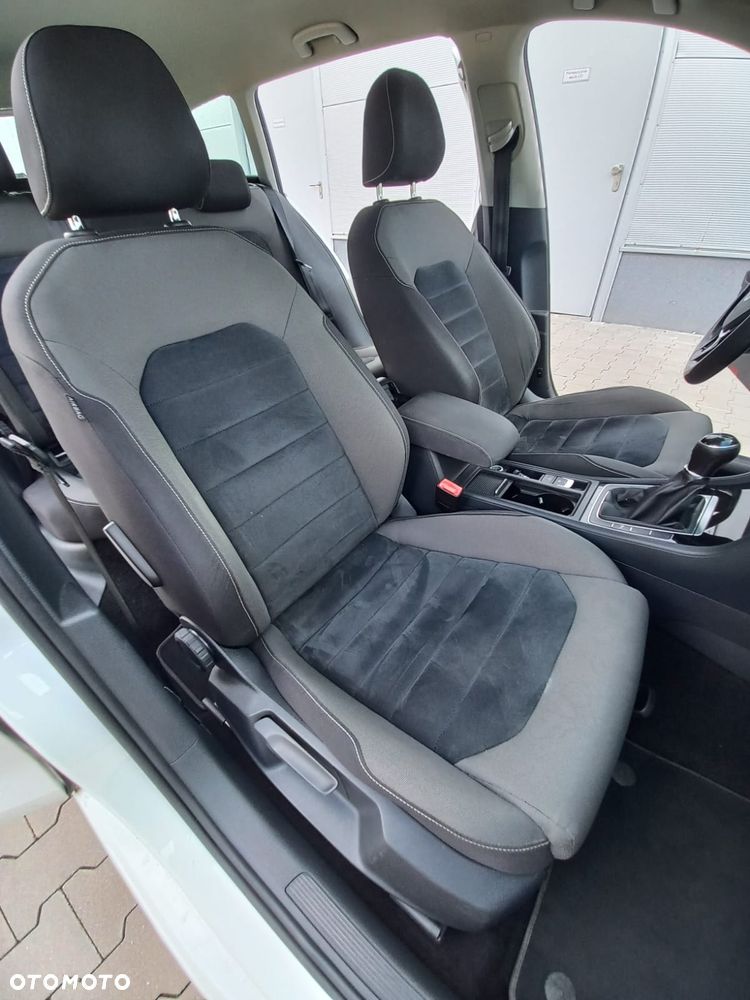 Volkswagen Golf Variant - 33