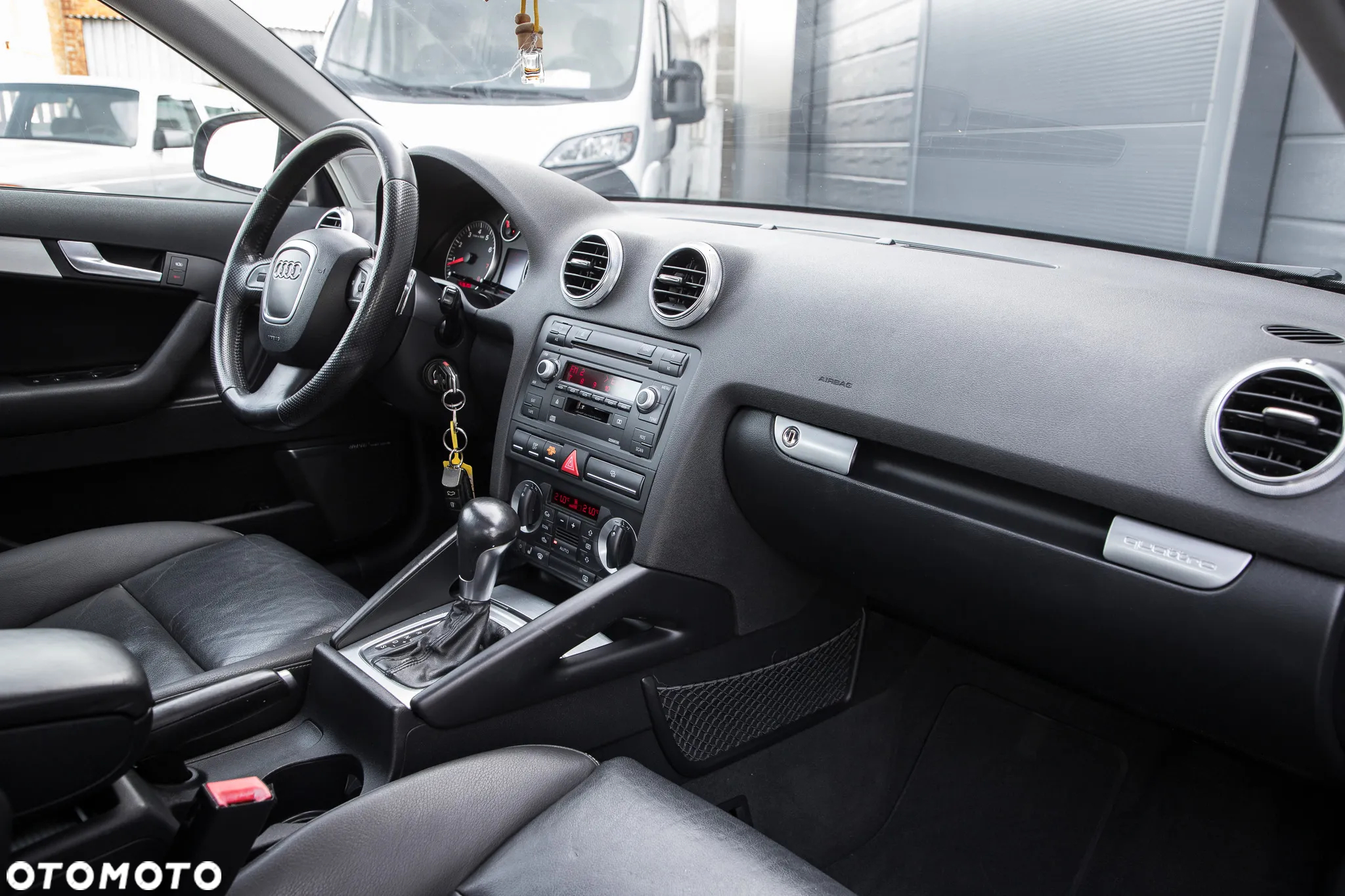Audi A3 3.2 Sportback quattro S tronic S line Sportpaket plus - 32