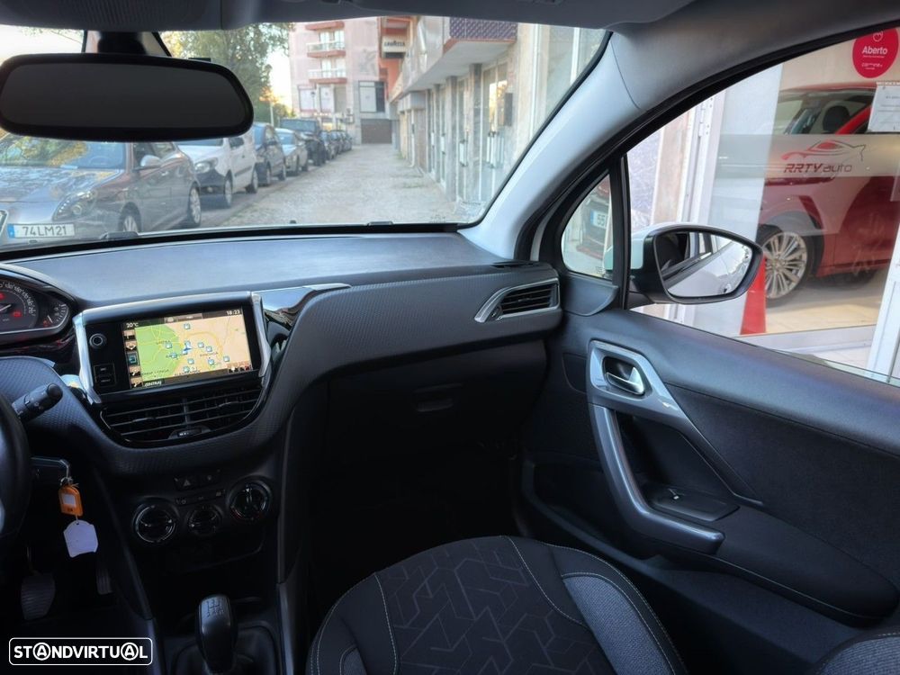 Peugeot 2008 1.2 PureTech Allure - 20