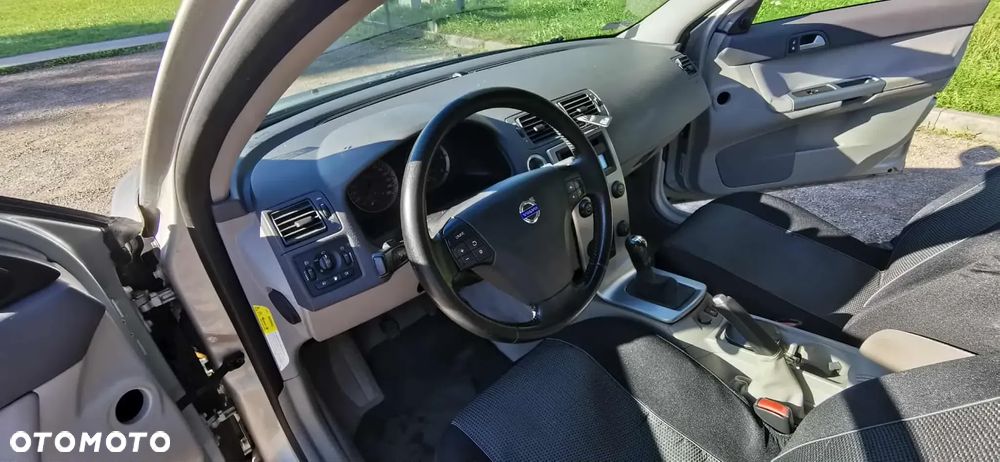 Volvo S40 2.0D Momentum - 3