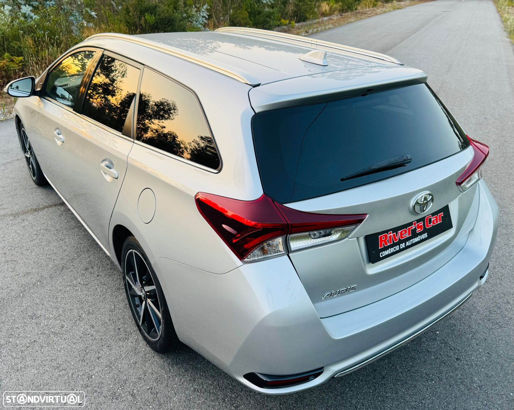 Toyota Auris Touring Sports - 12