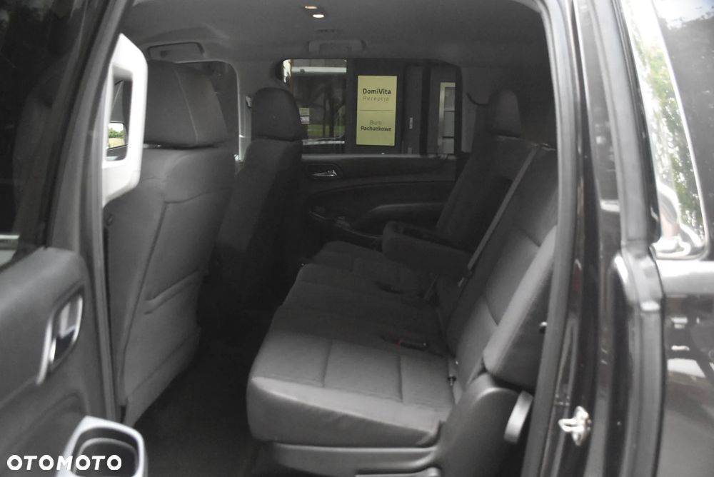 Chevrolet Suburban - 9