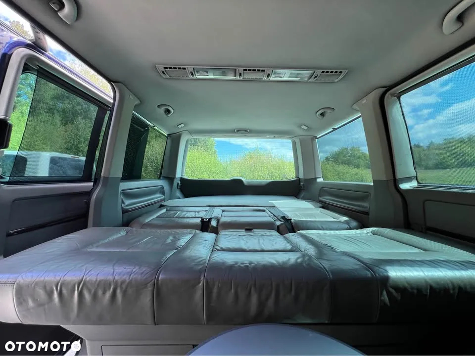 Volkswagen Multivan - 10