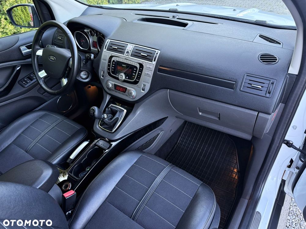 Ford Kuga - 28