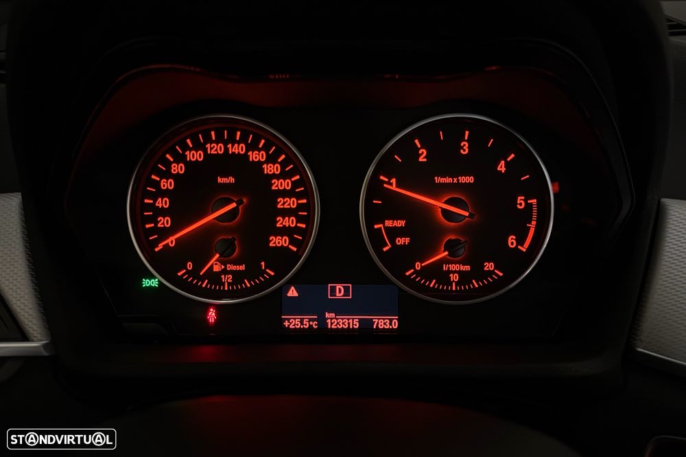 BMW X1 18 d sDrive Auto Pack M - 32