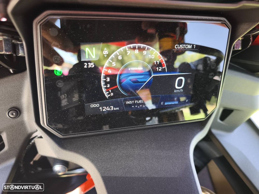 Yamaha R 9 Ediçao 70 anos - 4