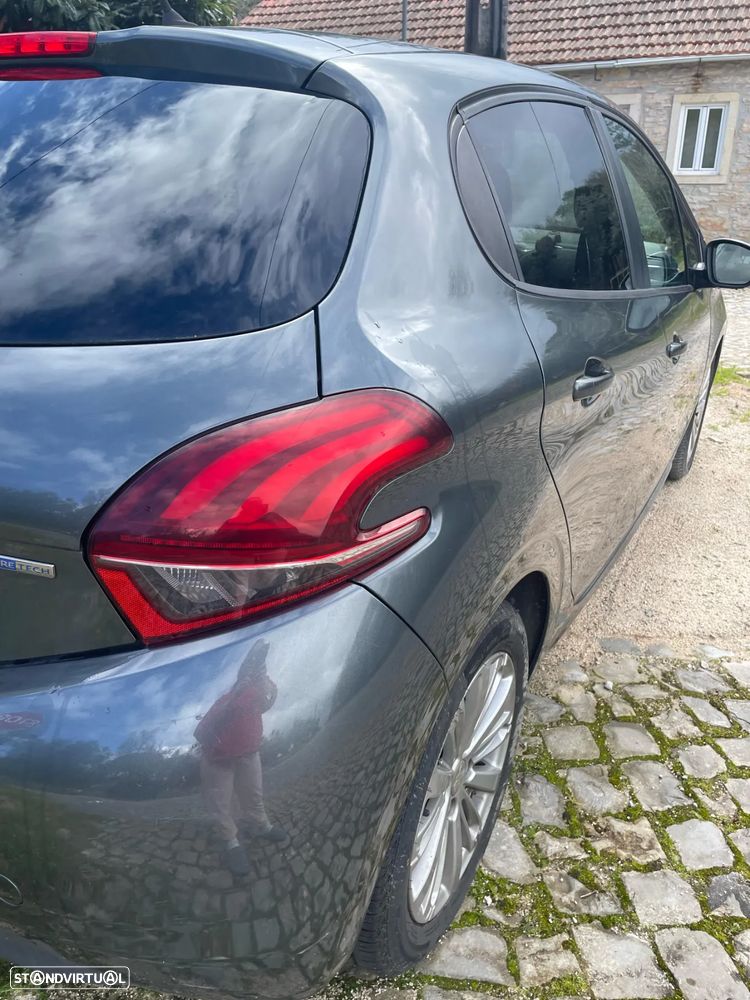 Peugeot 208 1.2 PureTech Style - 13
