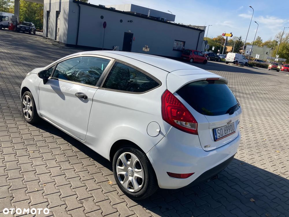 Ford Fiesta - 2