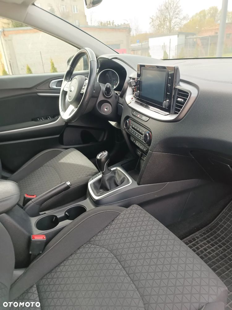Kia XCeed - 17