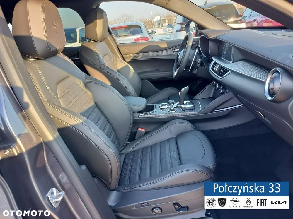Alfa Romeo Stelvio - 18