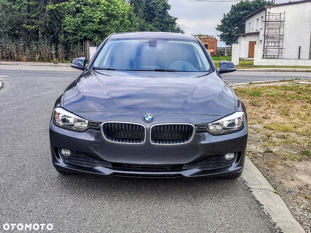 BMW Seria 3 320d Luxury Line - 2