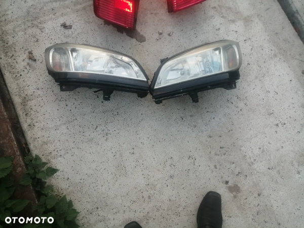 opel zafira a lampy przód europa poznan