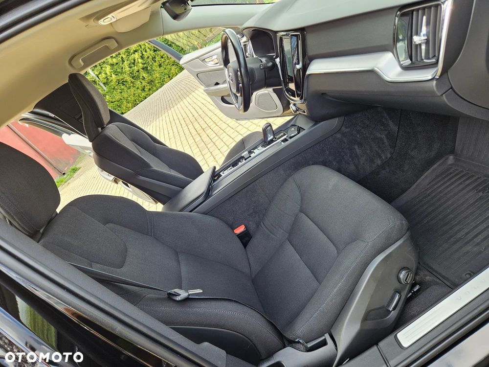 Volvo V60 D4 Momentum Pro - 30