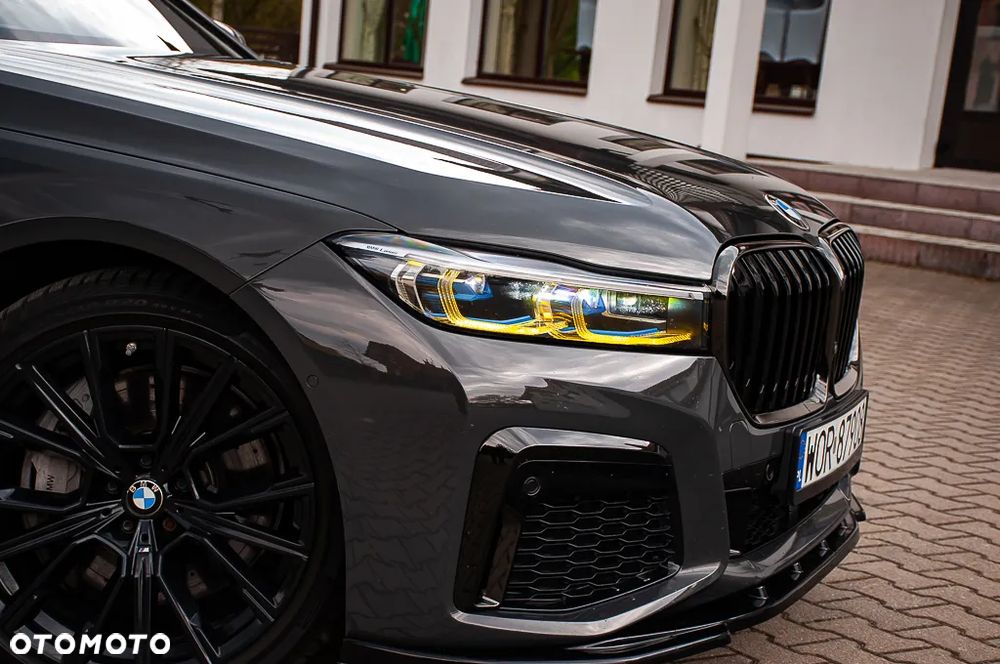 BMW Seria 7 745e - 11
