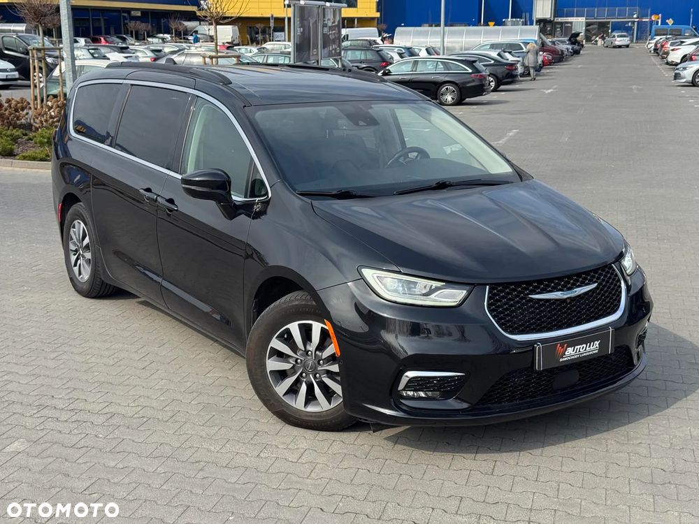 Chrysler Pacifica - 2