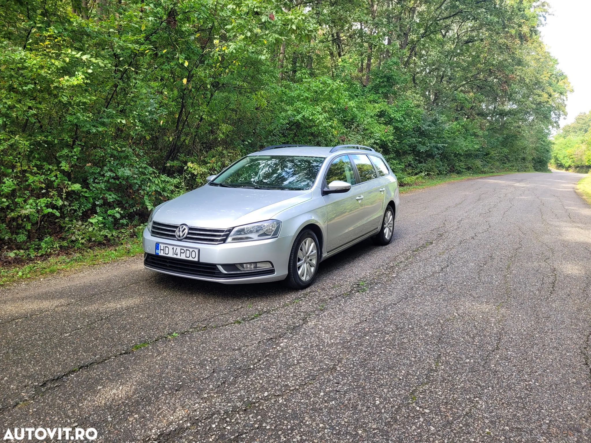 Volkswagen Passat - 1