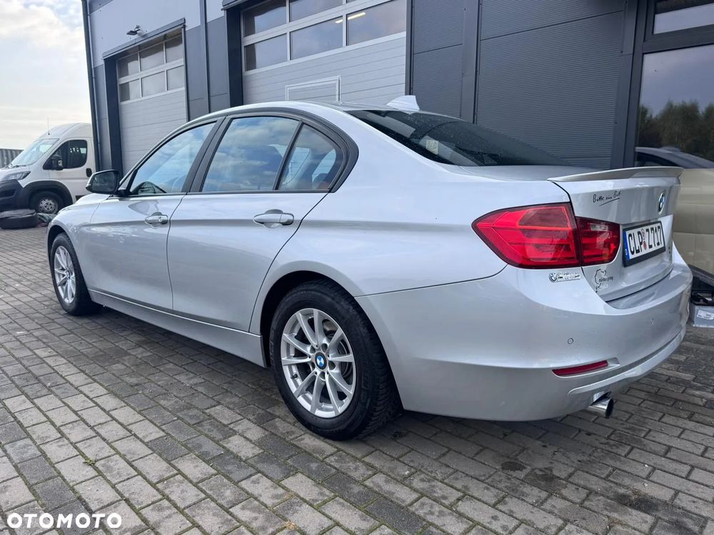BMW Seria 3 316d Sport Line - 36