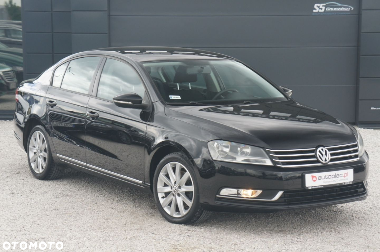 Volkswagen Passat - 2