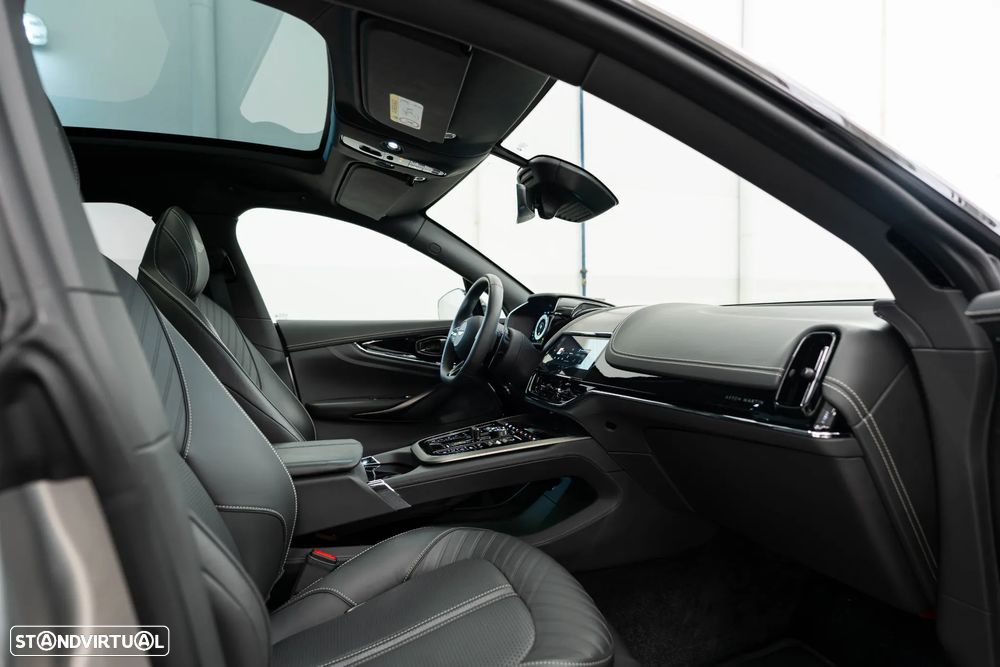 Aston Martin DBX 707 - 12