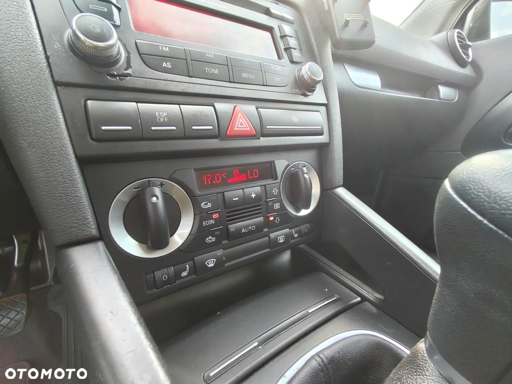 Audi A3 3-drzwiowe 1.6 Ambiente - 34