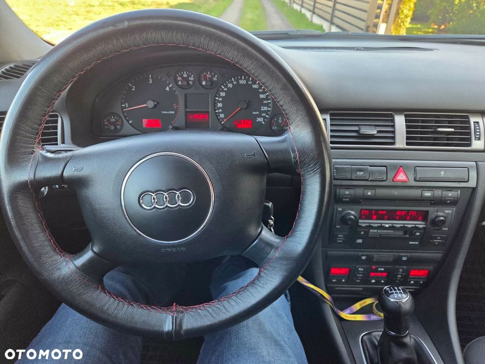 Audi A6 Avant 2.5 TDI - 14