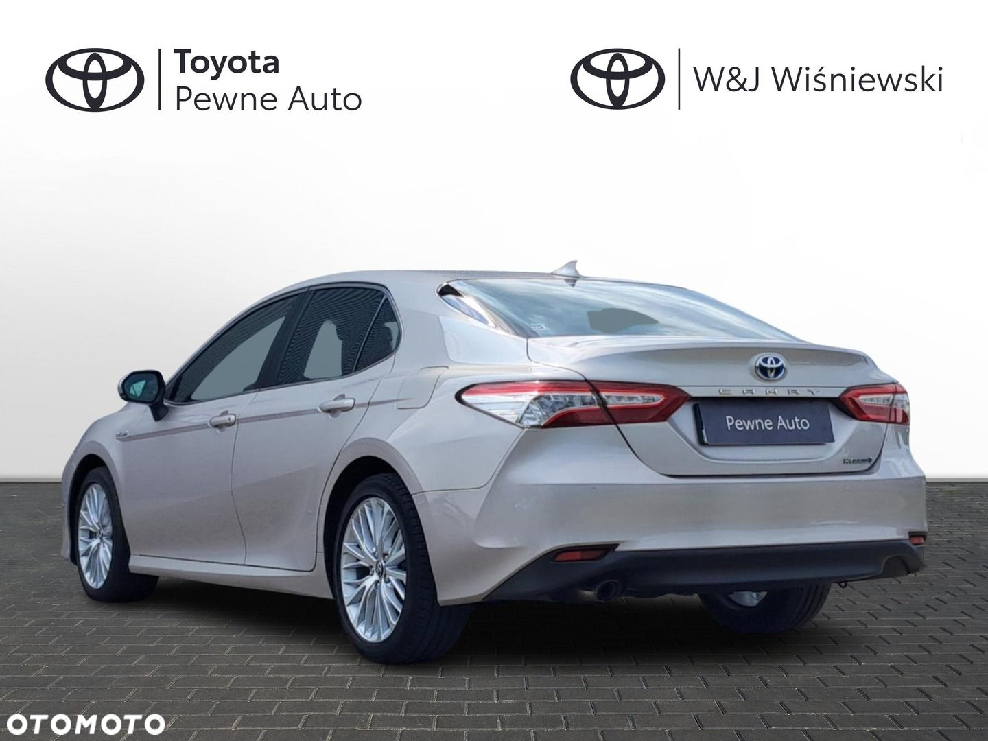Toyota Camry - 19