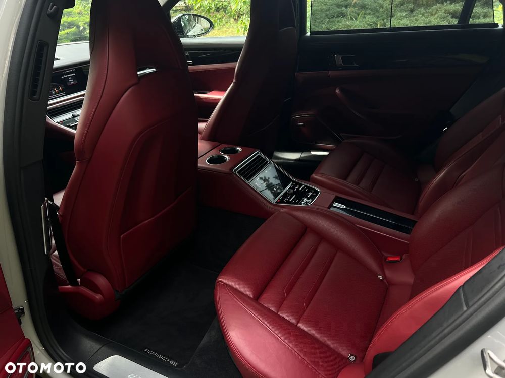 Porsche Panamera 4S Executive - 21