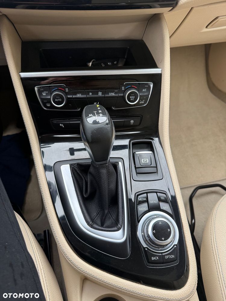 BMW Seria 2 220d xDrive Sport-Aut Luxury Line - 17