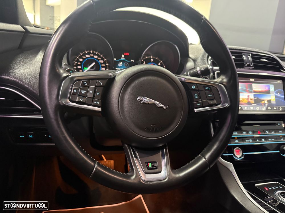 Jaguar XE 20d Aut. R-Sport - 24