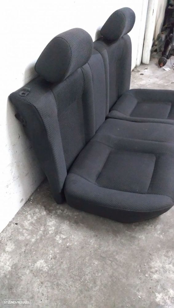 Estofos De Trás Volkswagen Polo Classic (6V2) - 4