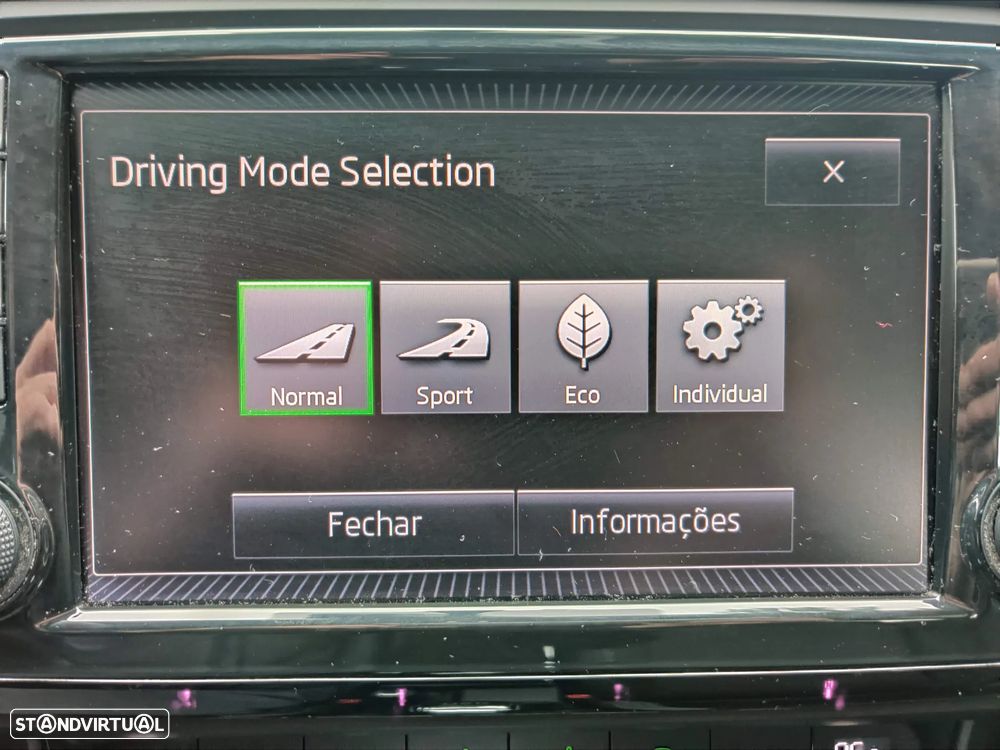 Skoda Octavia 2.0 TDI RS DSG - 25