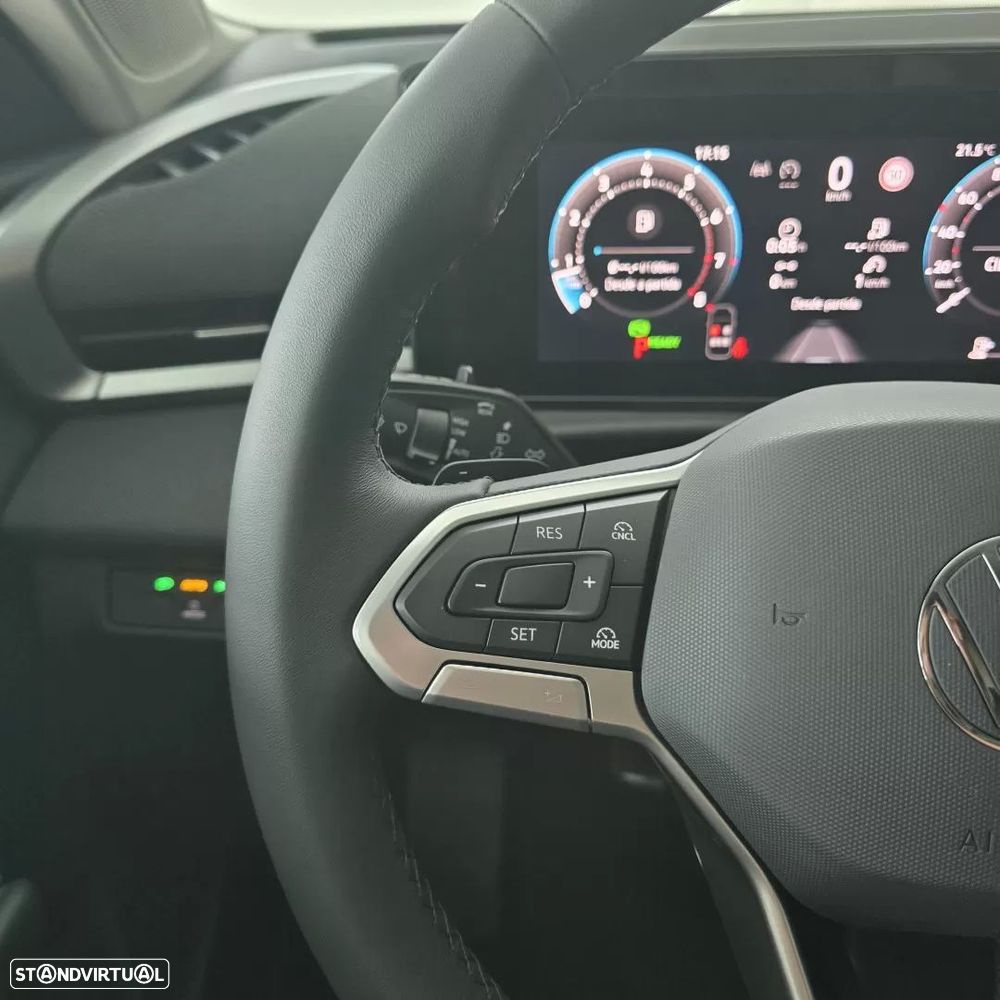VW T-Roc 1.5 eTSI Trend DSG - 24
