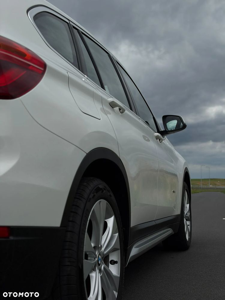 BMW X1 sDrive18i - 16