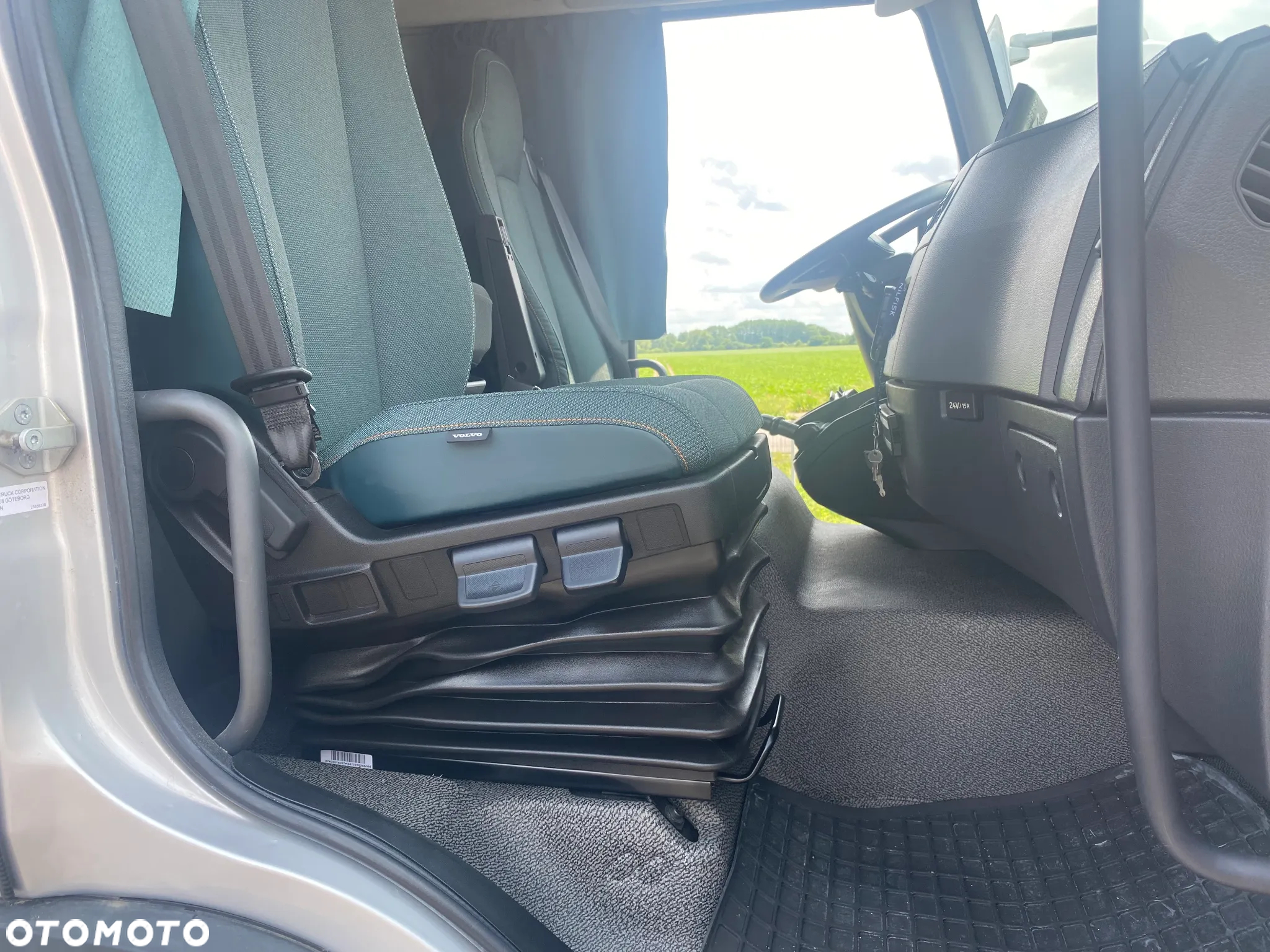 Volvo 2022 FL5 4x2R 240KM - 14