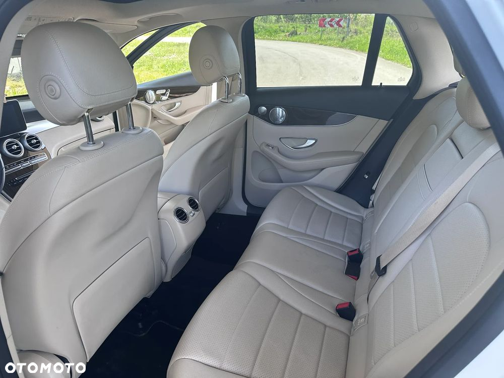 Mercedes-Benz GLC 300 4Matic 9G-TRONIC - 17