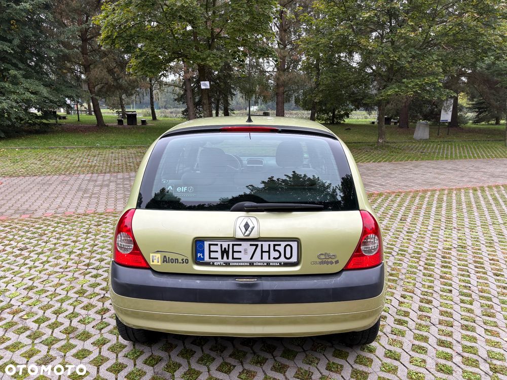 Renault Clio - 8