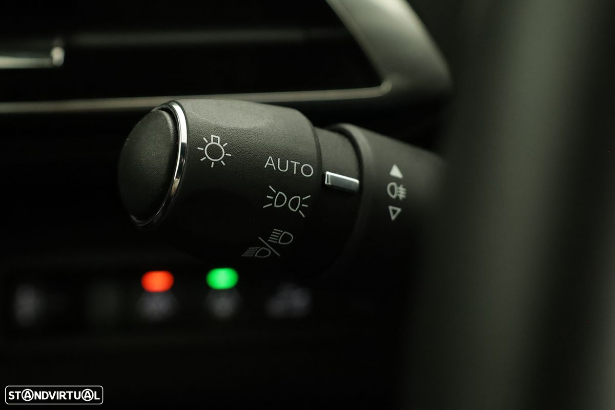Peugeot 5008 1.2 Hybrid Allure Pack e-DCS6 - 16