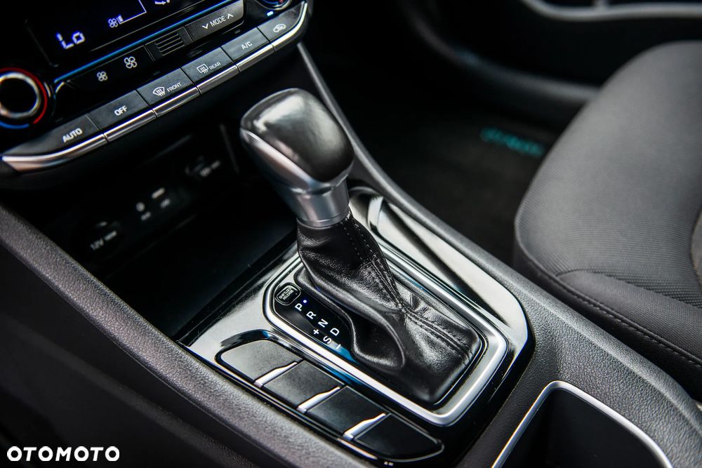 Hyundai IONIQ 1.6 GDI Premium - 25